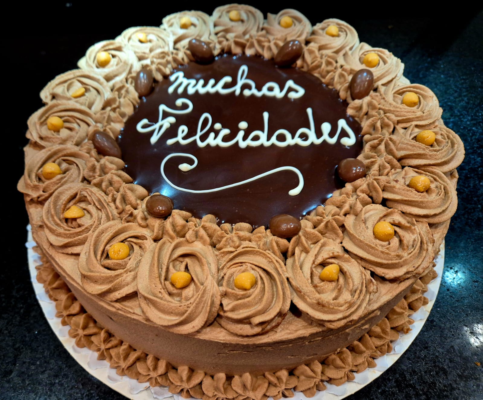 Torta moka con rosetas